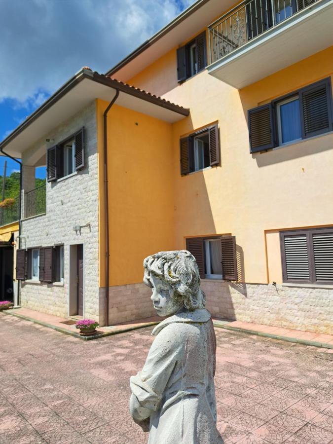 La Casa Di Mezzo-Affitti Brevi-Zona Ospedali Vila Busso Exterior foto