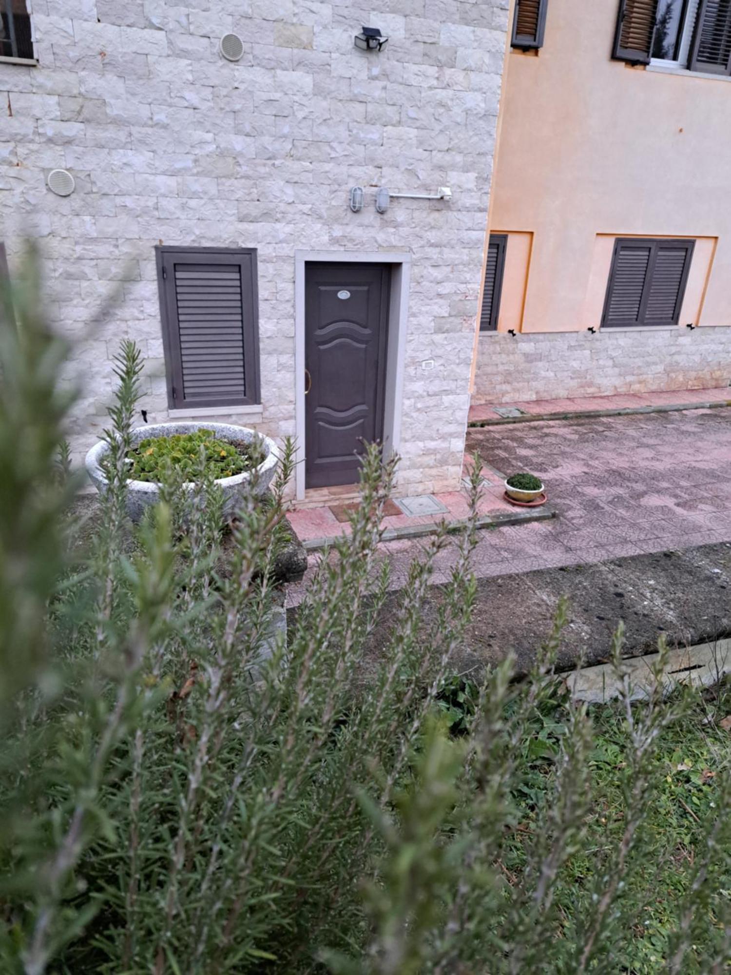 La Casa Di Mezzo-Affitti Brevi-Zona Ospedali Vila Busso Exterior foto