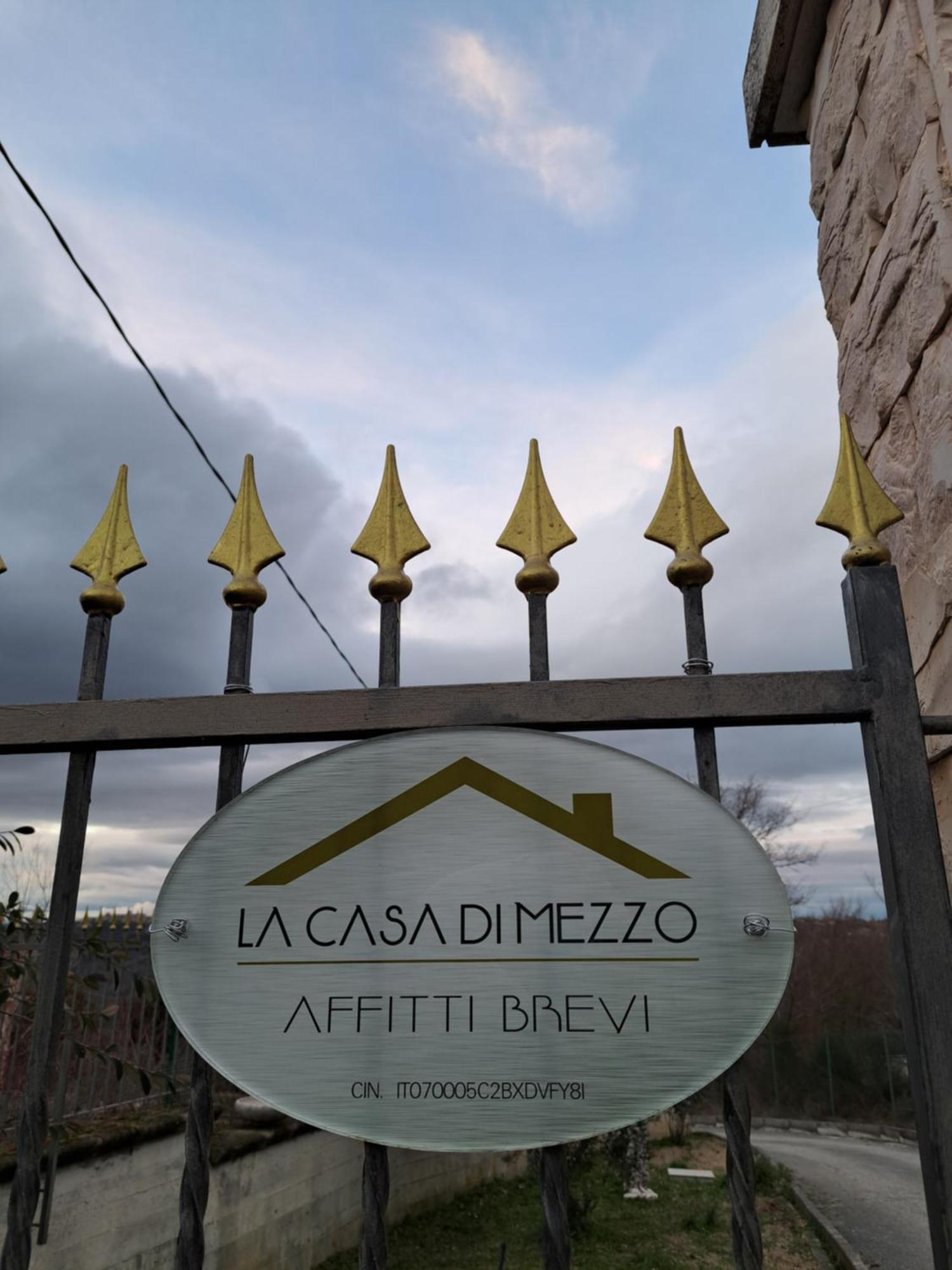 La Casa Di Mezzo-Affitti Brevi-Zona Ospedali Vila Busso Exterior foto